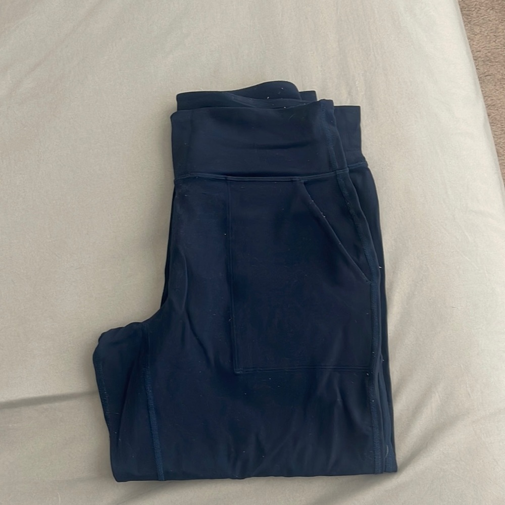 lululemon cropped aligns